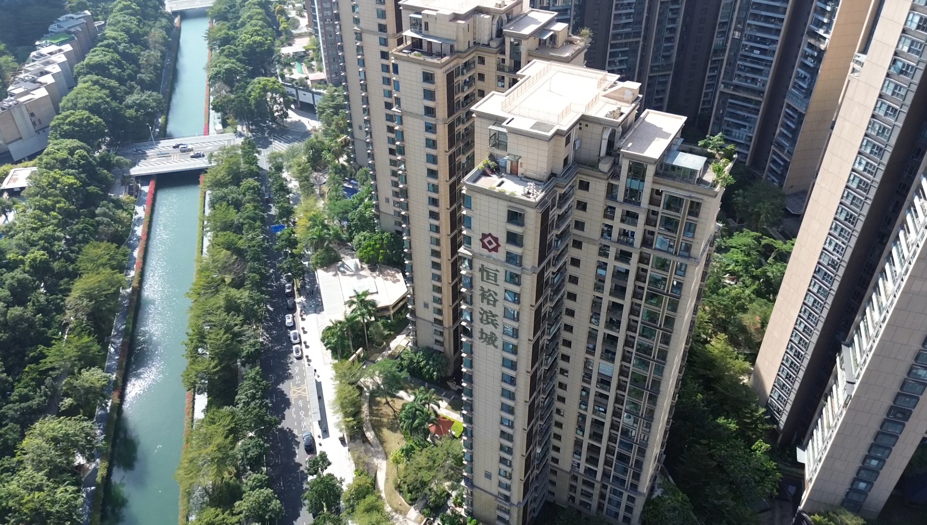 深圳湾核心豪宅恒裕滨城一期,满5年户型方正,地铁口南北双阳台通透大平层+三套间,视野好商圈公园环绕