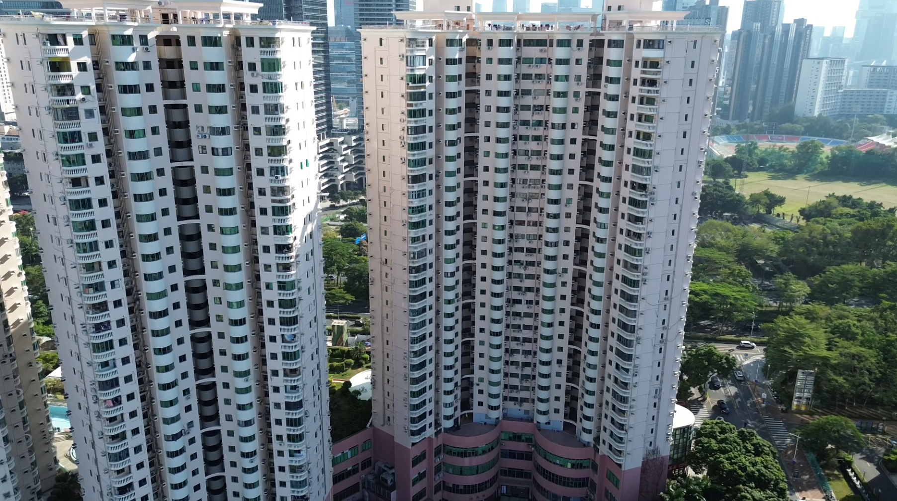 深圳南山科技园核心住宅汇景花园海怡阁25D,邻近深圳大学,地铁一号线;商圈万象天地周边三甲医院,急卖